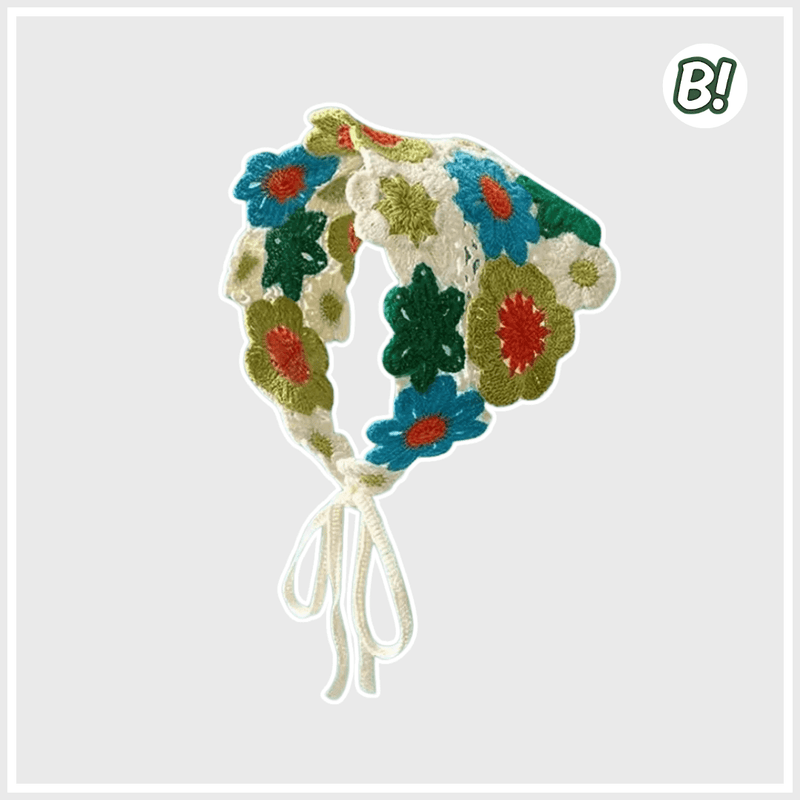 Trama de Flores – Bandana Triangular de Crochê